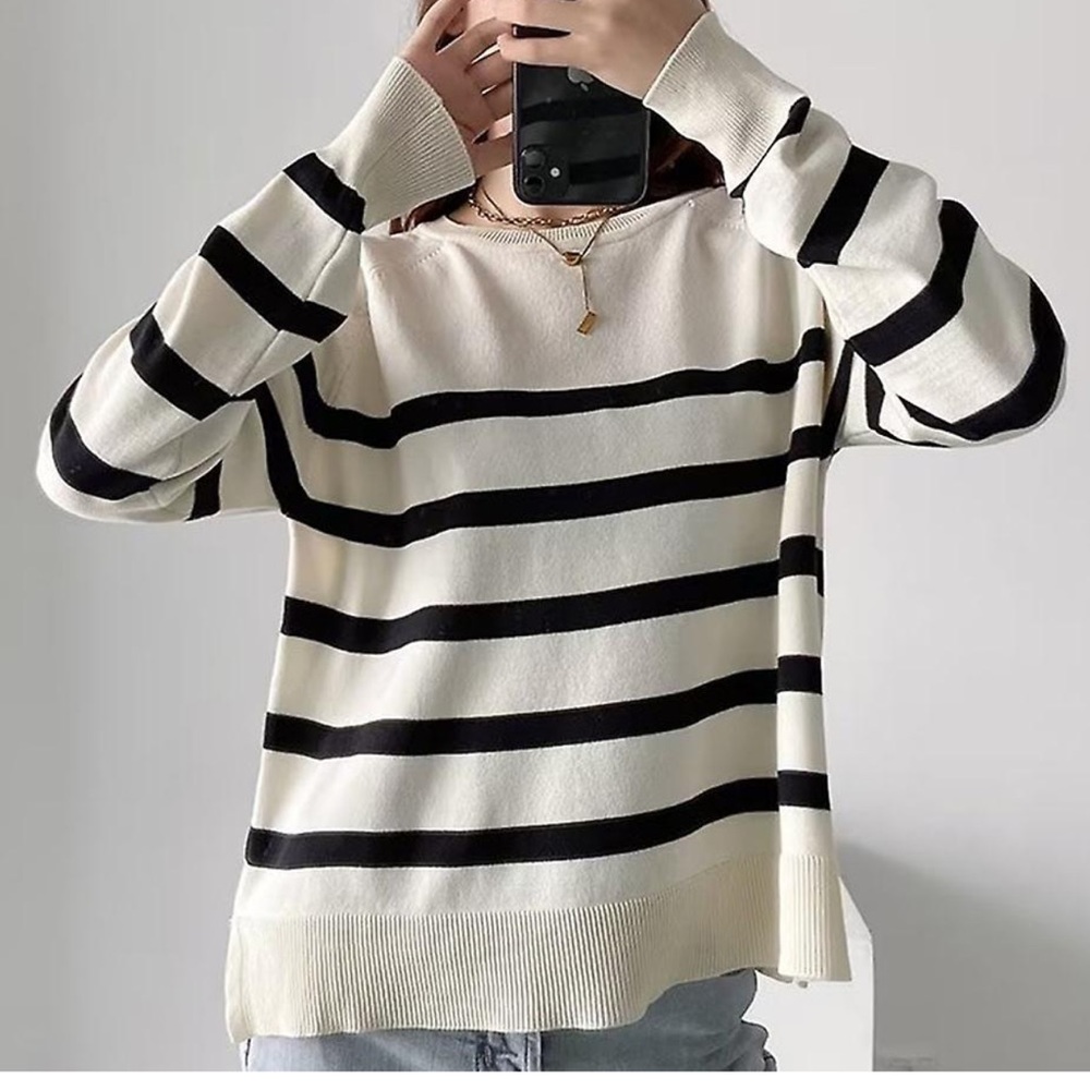 33 POSH LIVE PARIS SWEATER - Picture 2 of 2